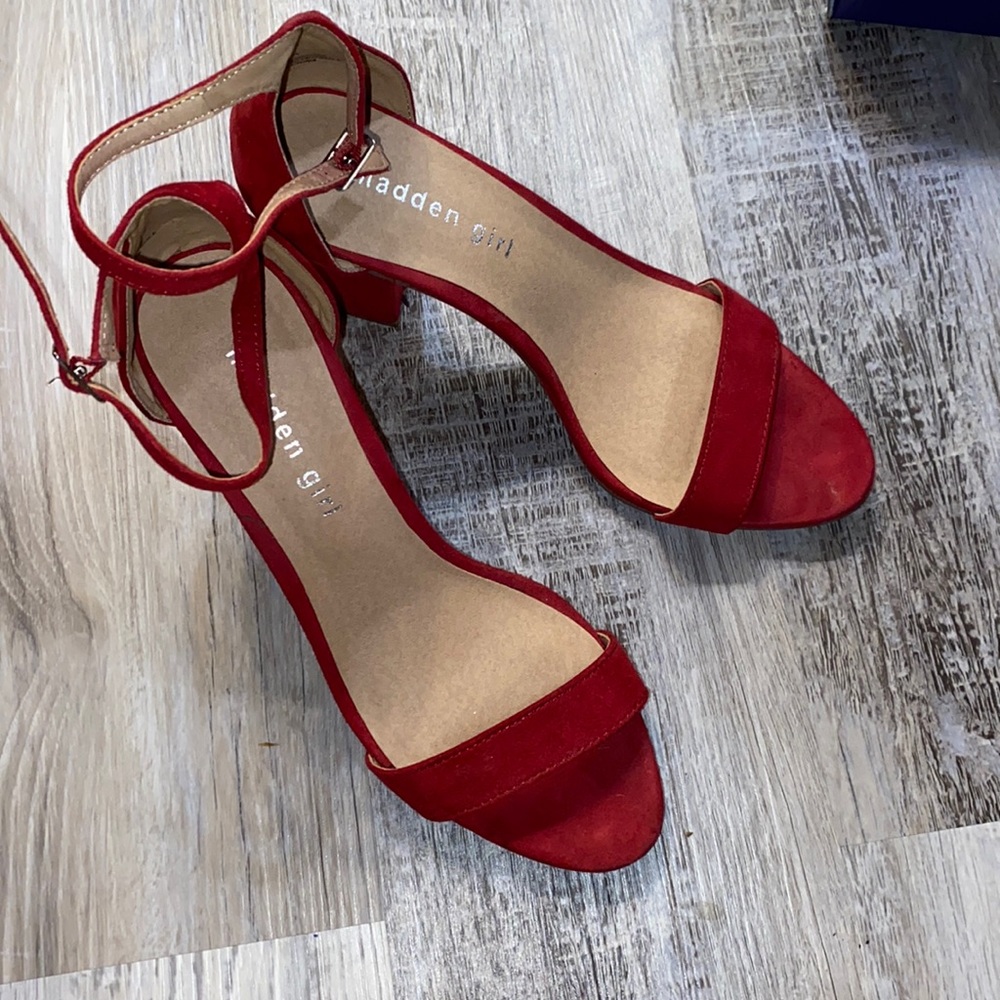 Womens 8 Madden Girl, Red 3in heel